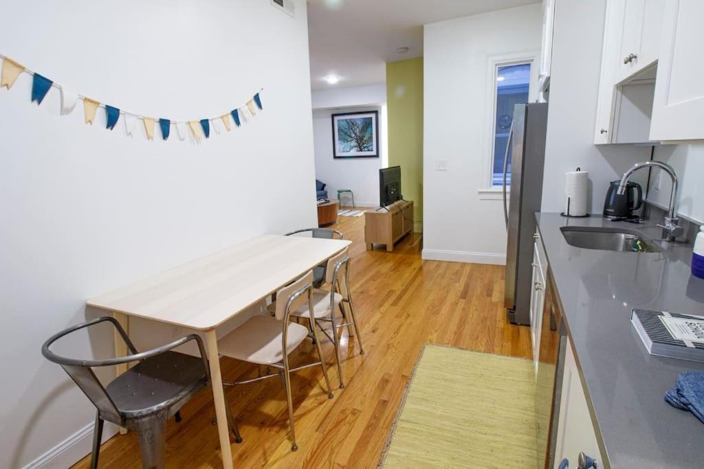 דירות בוסטון 4Br 1,5Bh Sunny Apt In Roxbury חדר תמונה